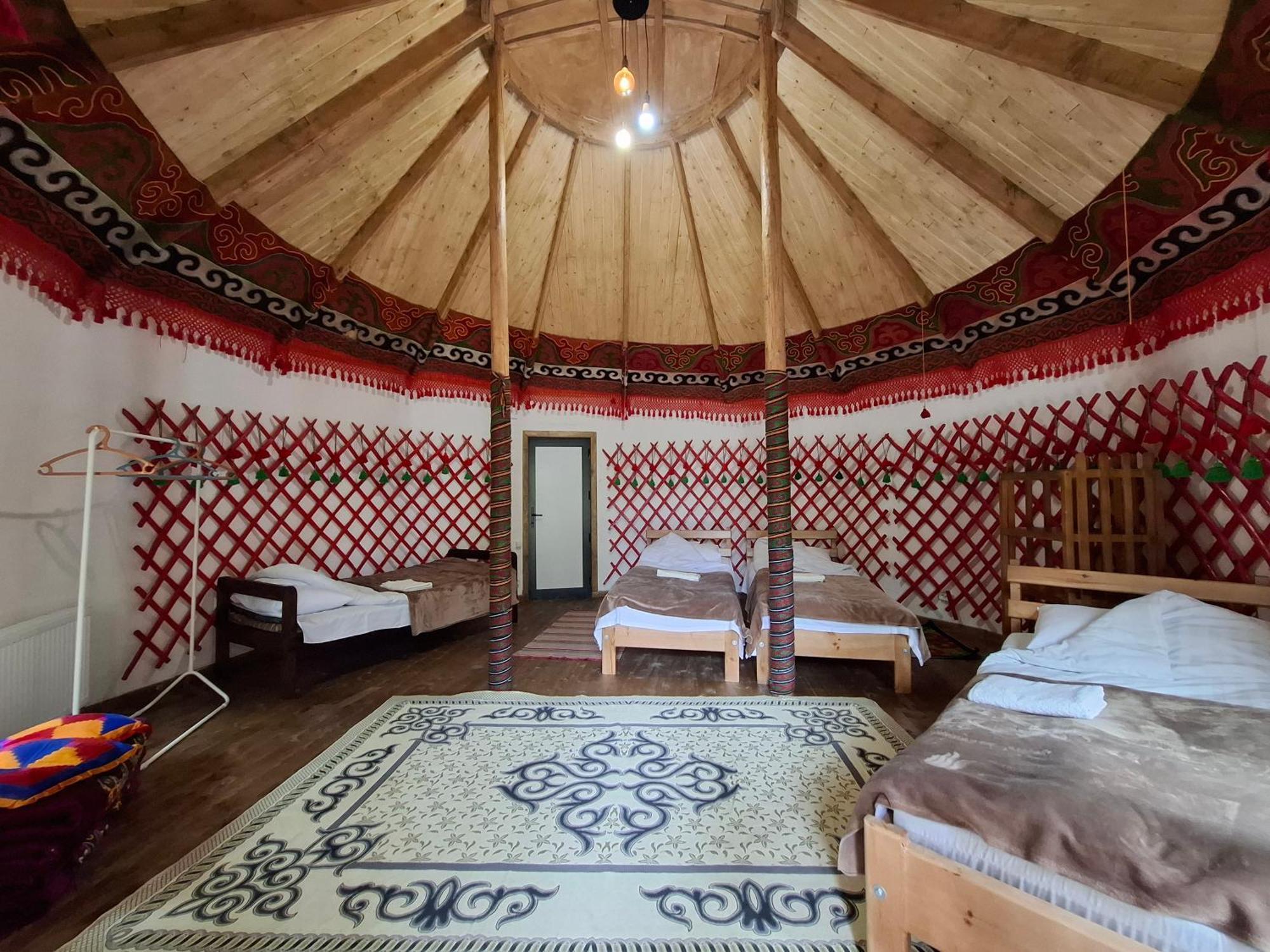 Happy Nomads Yurts & Hostel Karakol Luaran gambar